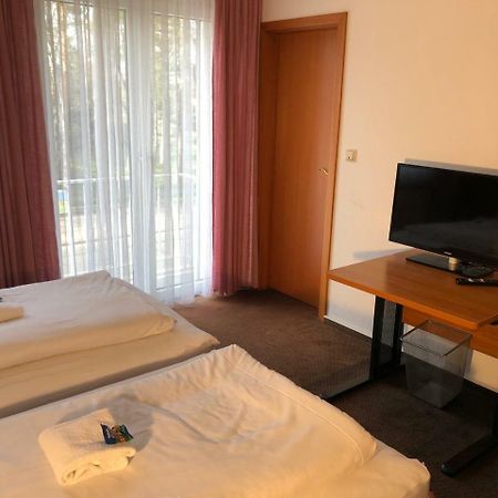 Hotel Mivano Lehrte Bagian luar foto
