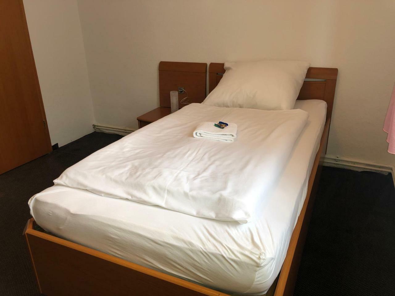 Hotel Mivano Lehrte Bagian luar foto