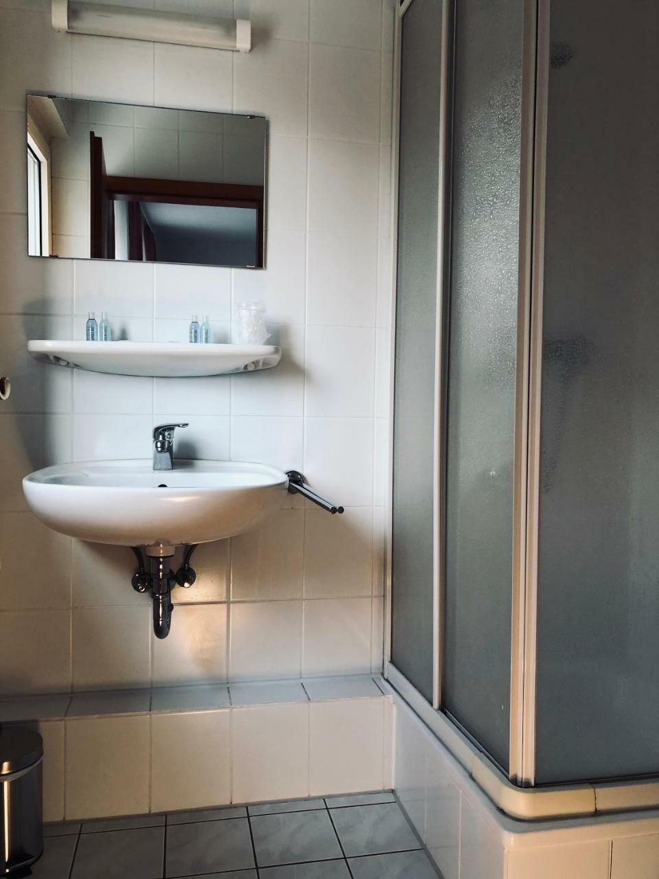 Hotel Mivano Lehrte Bagian luar foto