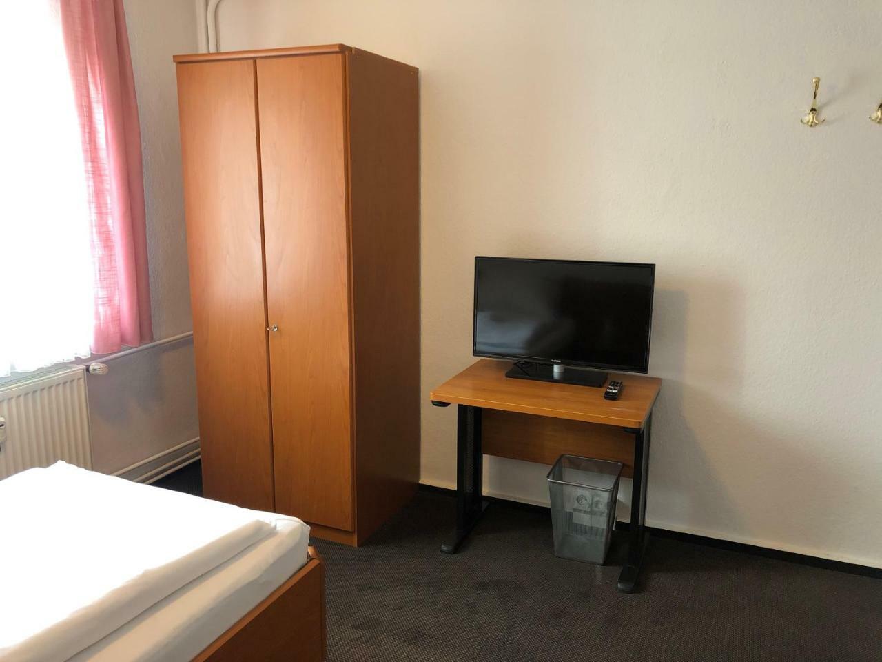 Hotel Mivano Lehrte Bagian luar foto
