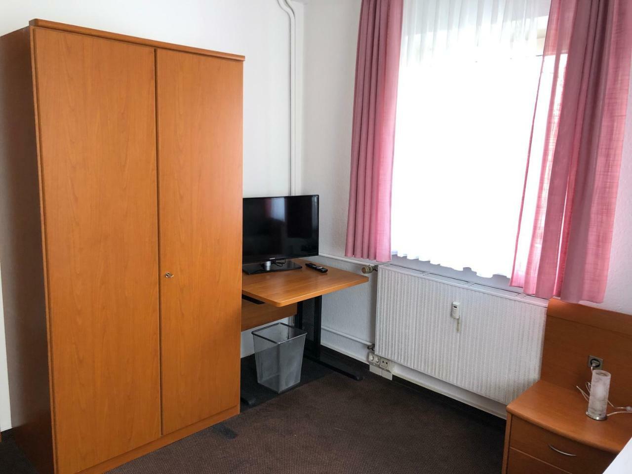 Hotel Mivano Lehrte Bagian luar foto